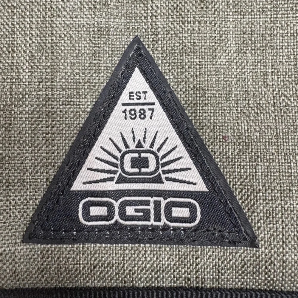 OGIO Messenger Bag Gray/Green EUC Adjustable Strap Laptop Computer‎ Work School